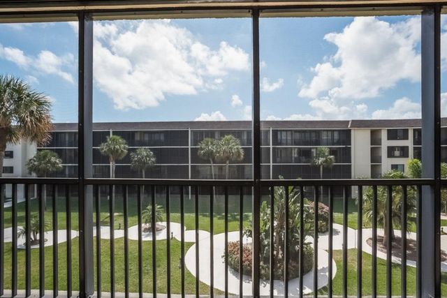 2424 N FEDERAL Highway 309, Boynton Beach, FL 33435