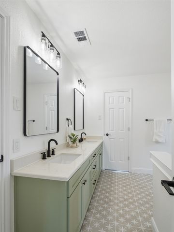 105 Meadow Oak Court, Double Oak, TX 75077