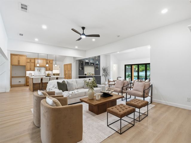 105 Meadow Oak Court, Double Oak, TX 75077