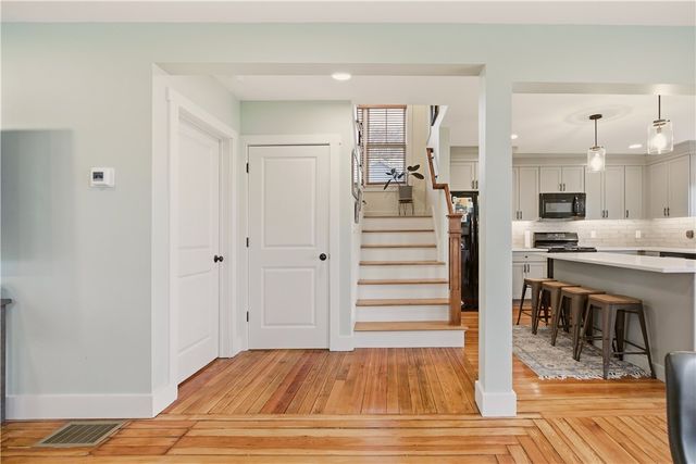 1124 Narragansett Boulevard, Cranston, RI 02905