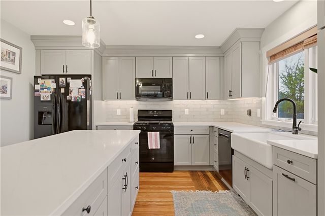 1124 Narragansett Boulevard, Cranston, RI 02905