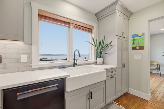 1124 Narragansett Boulevard, Cranston, RI 02905