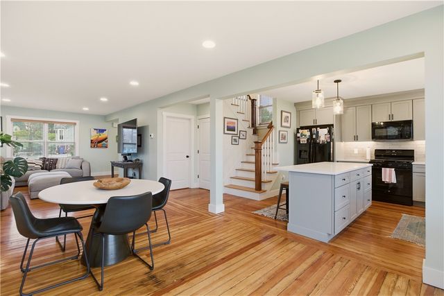 1124 Narragansett Boulevard, Cranston, RI 02905