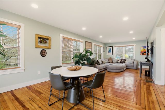 1124 Narragansett Boulevard, Cranston, RI 02905