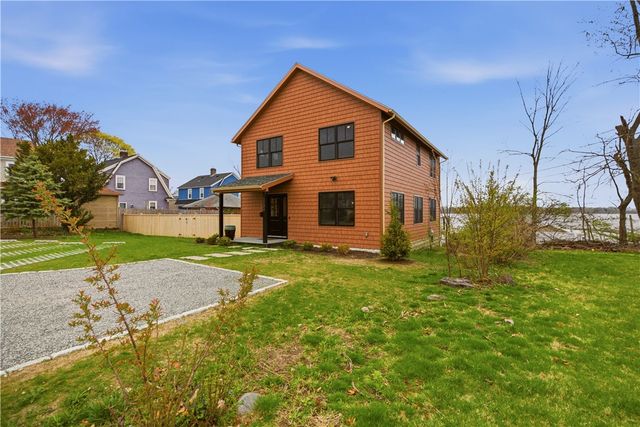 1124 Narragansett Boulevard, Cranston, RI 02905