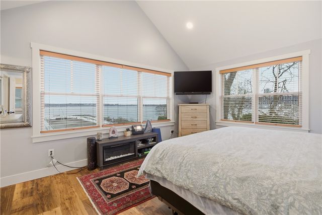 1124 Narragansett Boulevard, Cranston, RI 02905