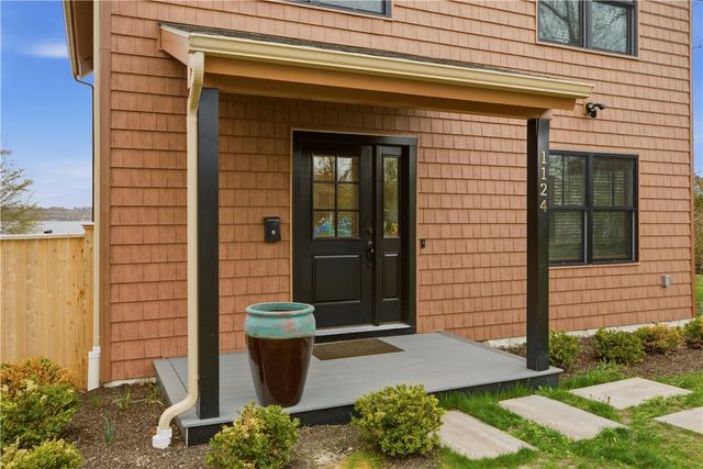 1124 Narragansett Boulevard, Cranston, RI 02905