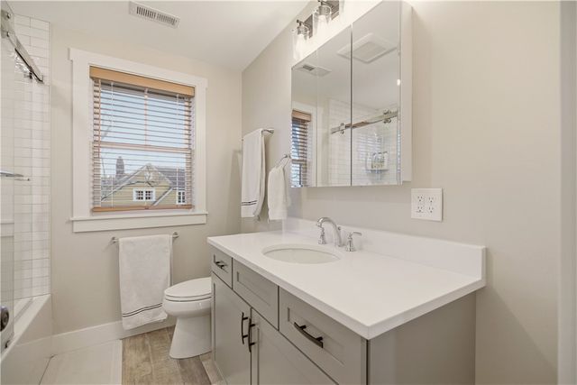 1124 Narragansett Boulevard, Cranston, RI 02905