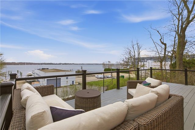 1124 Narragansett Boulevard, Cranston, RI 02905