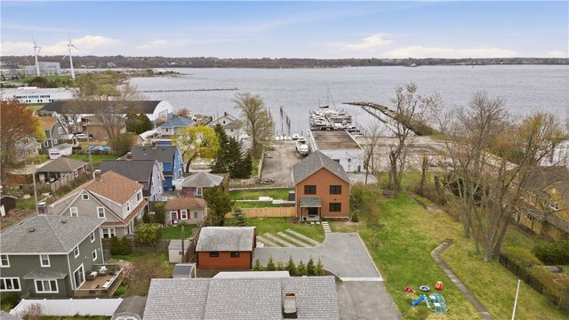 1124 Narragansett Boulevard, Cranston, RI 02905