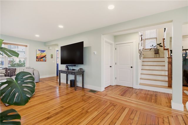 1124 Narragansett Boulevard, Cranston, RI 02905