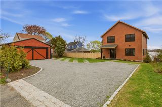 1124 Narragansett Boulevard, Cranston, RI 02905