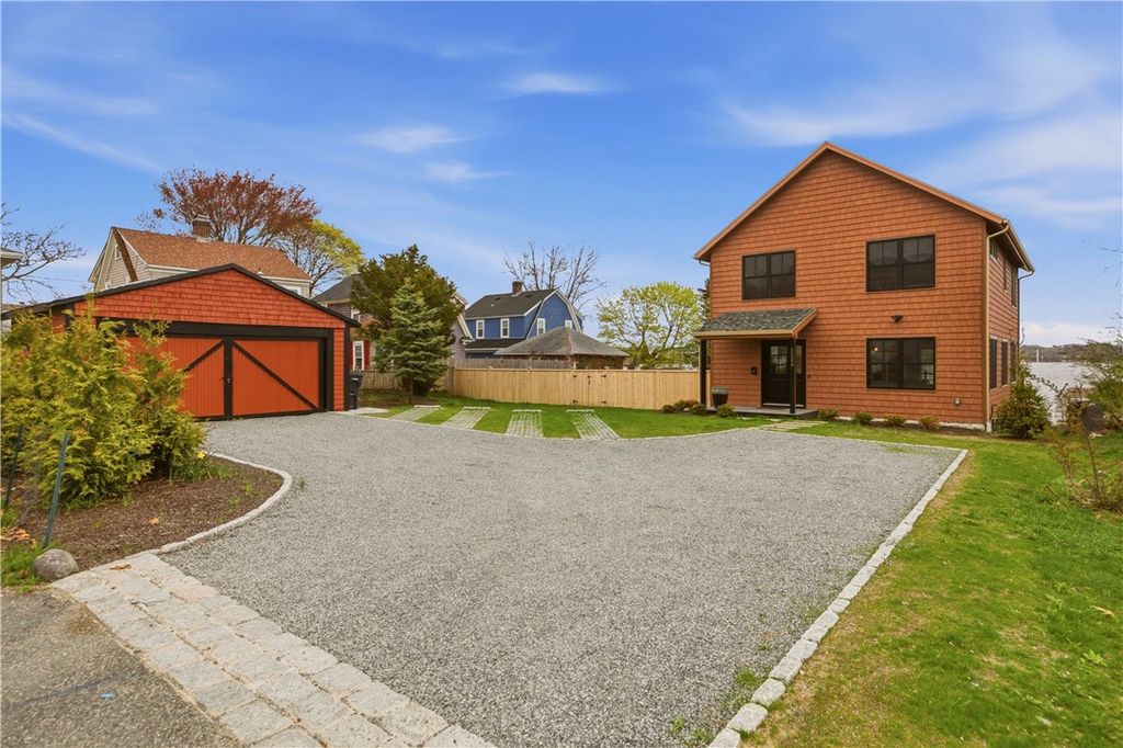 1124 Narragansett Boulevard, Cranston, RI 02905