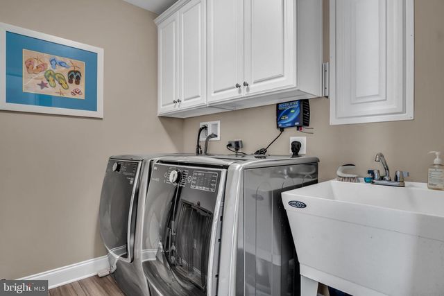 99 FEDERAL DRIVE, Mechanicsburg, PA 17050