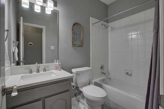 409 Love Bird Lane, Murphy, TX 75094