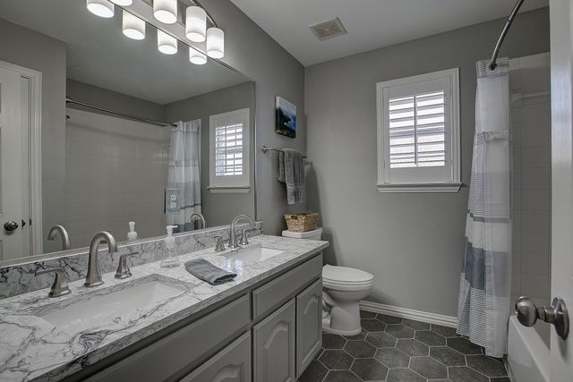 409 Love Bird Lane, Murphy, TX 75094