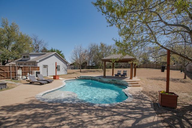409 Love Bird Lane, Murphy, TX 75094