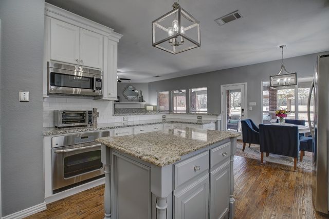 409 Love Bird Lane, Murphy, TX 75094