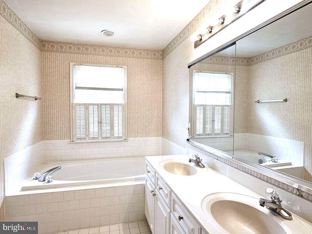 937 WALNUT WOOD RD, Cockeysville, MD 21030