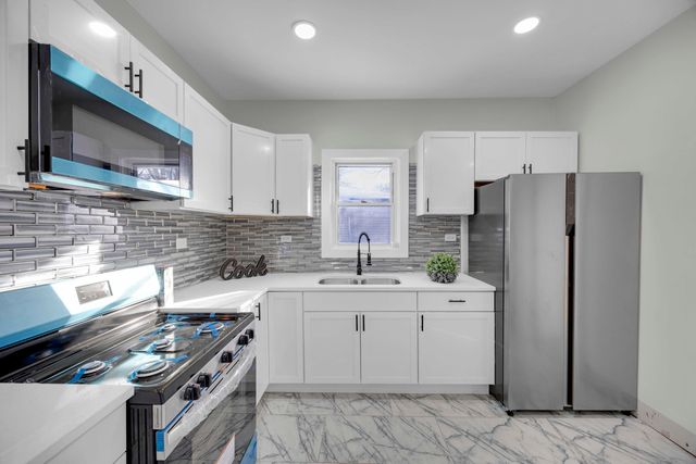 4200 Monroe Street, Gary, IN 46408