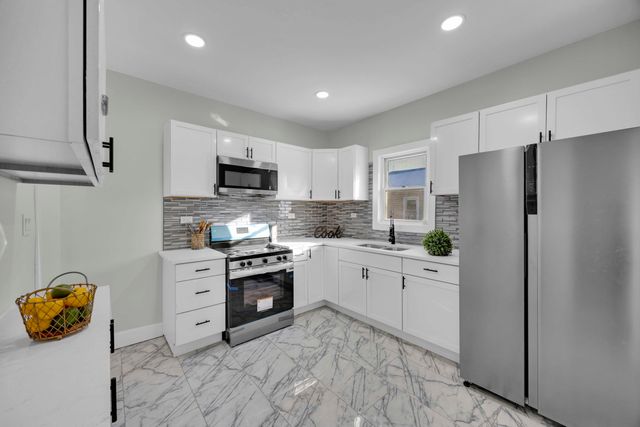 4200 Monroe Street, Gary, IN 46408