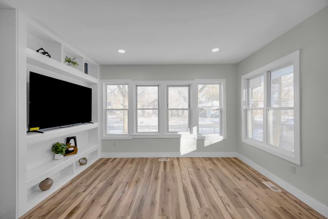 4200 Monroe Street, Gary, IN 46408