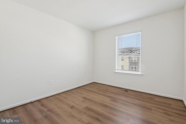 7830 WOLF RUN LN, Severn, MD 21144