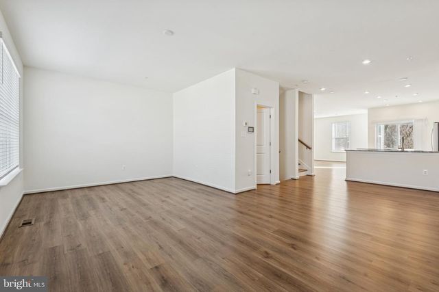 7830 WOLF RUN LN, Severn, MD 21144