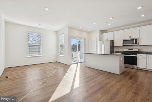 7830 WOLF RUN LN, Severn, MD 21144