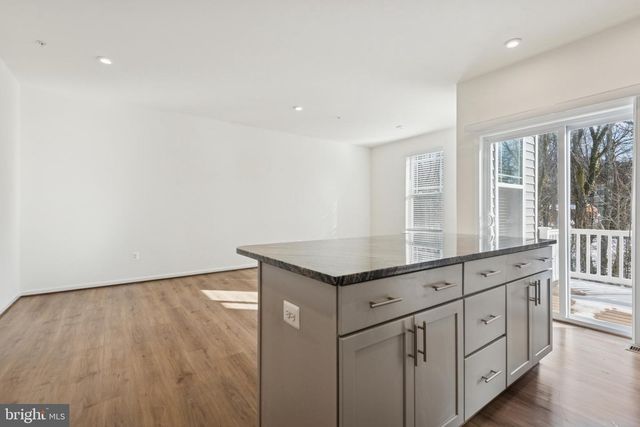 7830 WOLF RUN LN, Severn, MD 21144