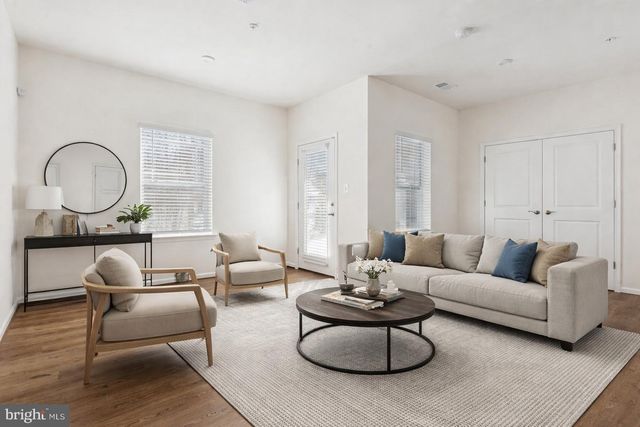 7830 WOLF RUN LN, Severn, MD 21144