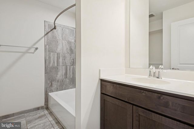 7830 WOLF RUN LN, Severn, MD 21144