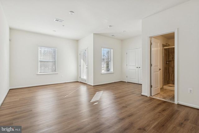 7830 WOLF RUN LN, Severn, MD 21144