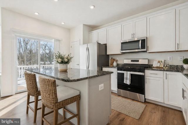 7830 WOLF RUN LN, Severn, MD 21144