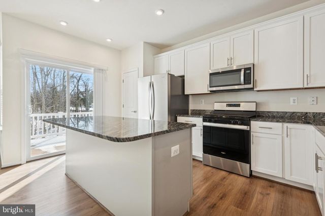 7830 WOLF RUN LN, Severn, MD 21144