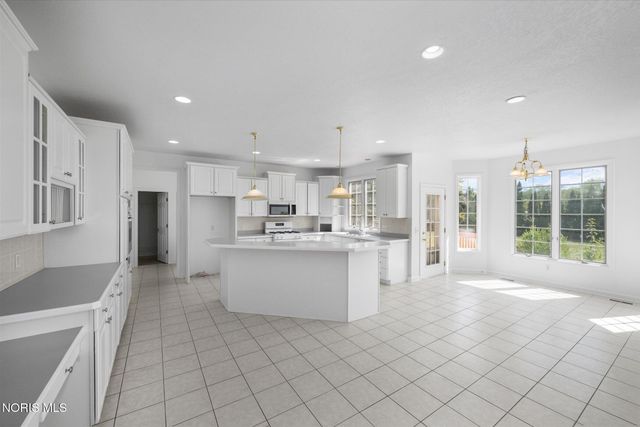 7439 Lock Mill Court, Maumee, OH 43537