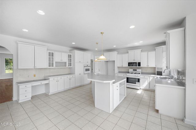 7439 Lock Mill Court, Maumee, OH 43537