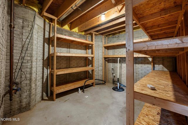 7439 Lock Mill Court, Maumee, OH 43537