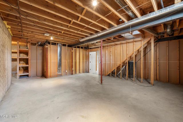 7439 Lock Mill Court, Maumee, OH 43537