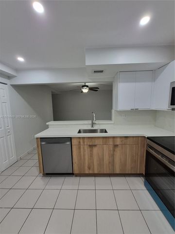 9447 Fontainebleau Boulevard 113, Miami, FL 33172