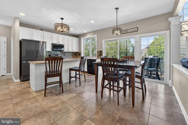 4 RANDOLPH CT, Mickleton, NJ 08056