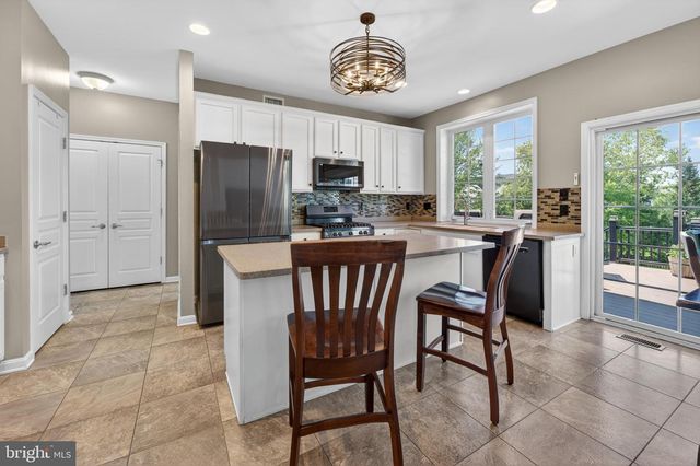 4 RANDOLPH CT, Mickleton, NJ 08056