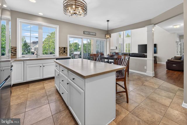 4 RANDOLPH CT, Mickleton, NJ 08056