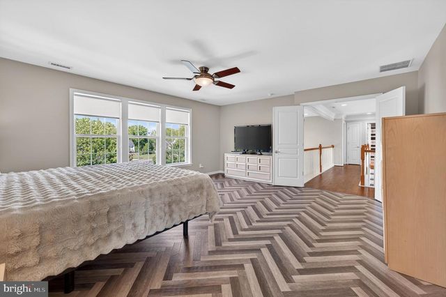 4 RANDOLPH CT, Mickleton, NJ 08056