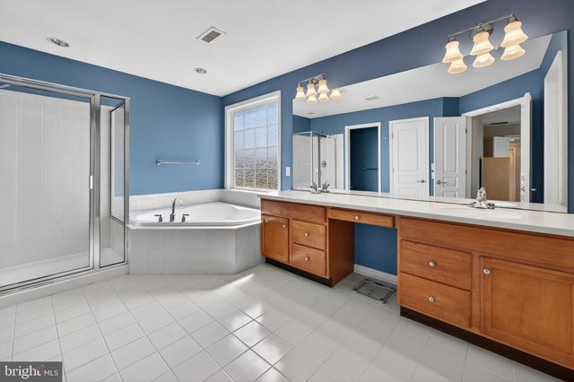 4 RANDOLPH CT, Mickleton, NJ 08056