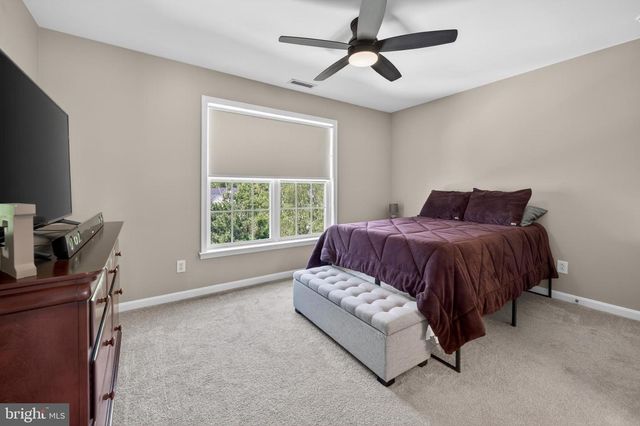 4 RANDOLPH CT, Mickleton, NJ 08056