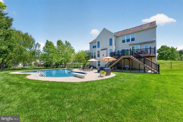 4 RANDOLPH CT, Mickleton, NJ 08056