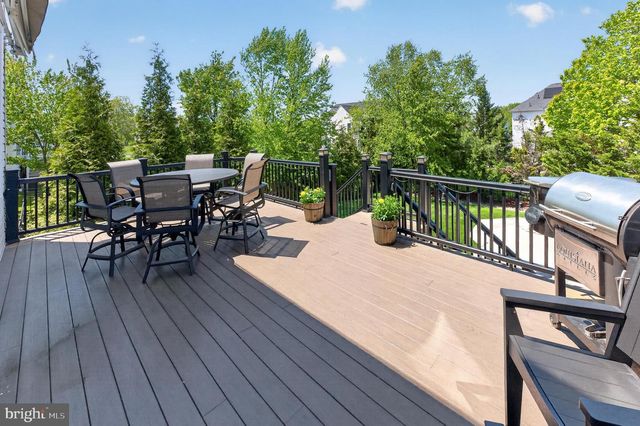 4 RANDOLPH CT, Mickleton, NJ 08056