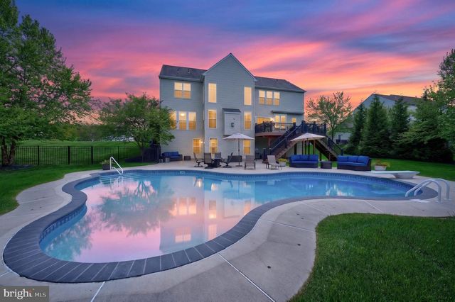 4 RANDOLPH CT, Mickleton, NJ 08056