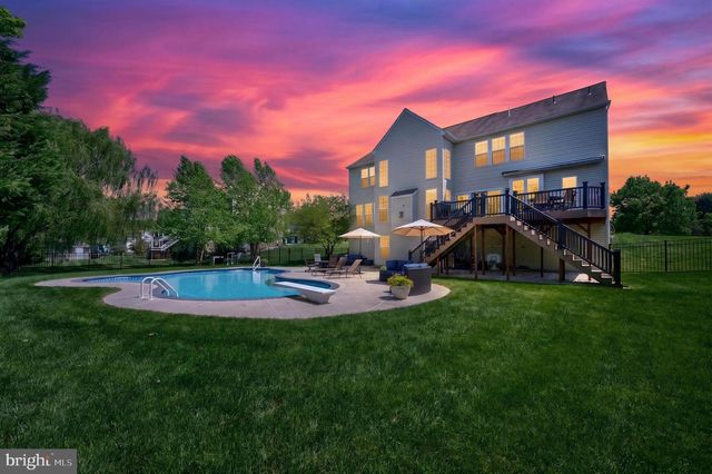 4 RANDOLPH CT, Mickleton, NJ 08056